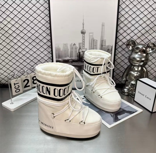 Moon snow boot