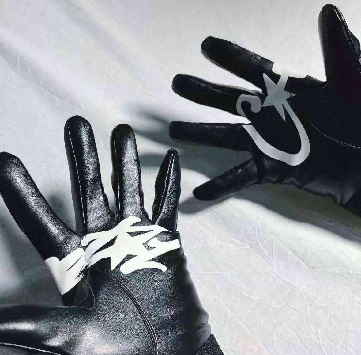 Corteiz glove