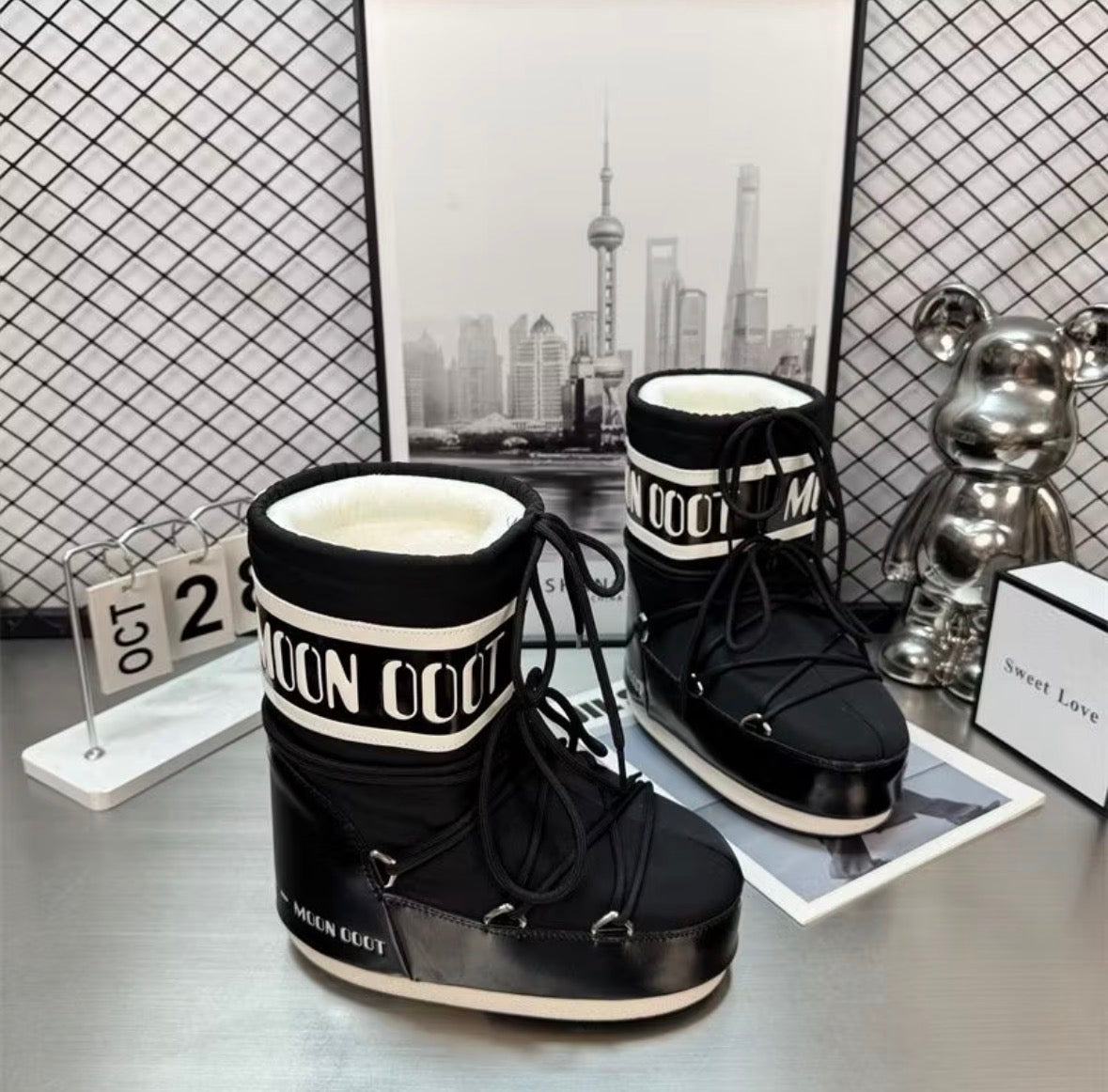 Moon snow boot