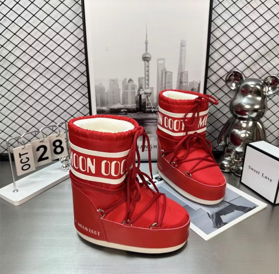 Moon snow boot